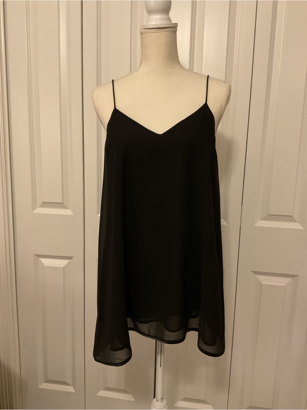 Umgee V-Neck Spaghetti Strap Camisole Top NWT Size Medium